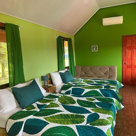 Cabinas Tortuguero Sports Fishing Bed and Breakfast Esterno foto