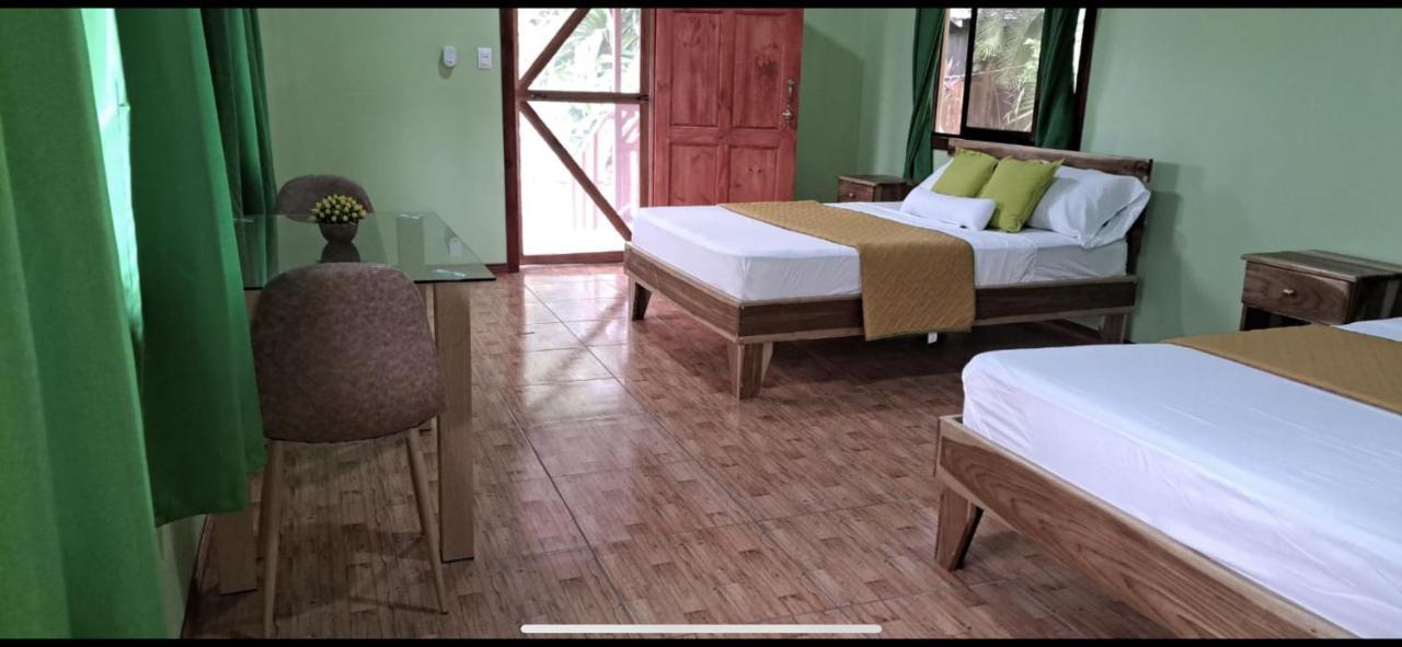 Cabinas Tortuguero Sports Fishing Bed and Breakfast Esterno foto